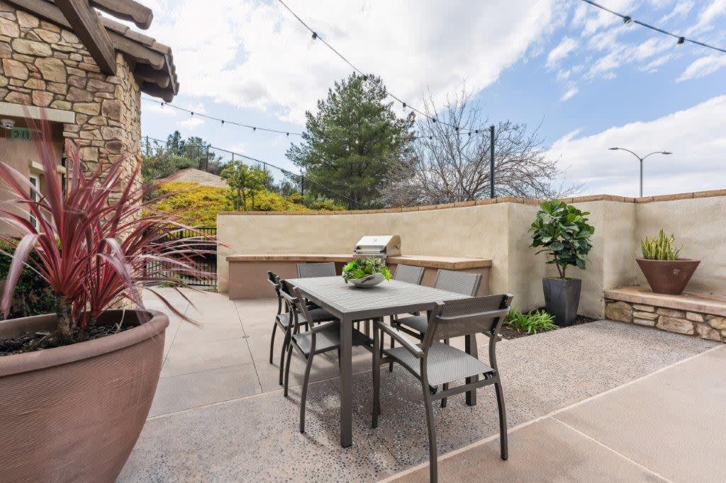 CasaLago Eastlake Image 7