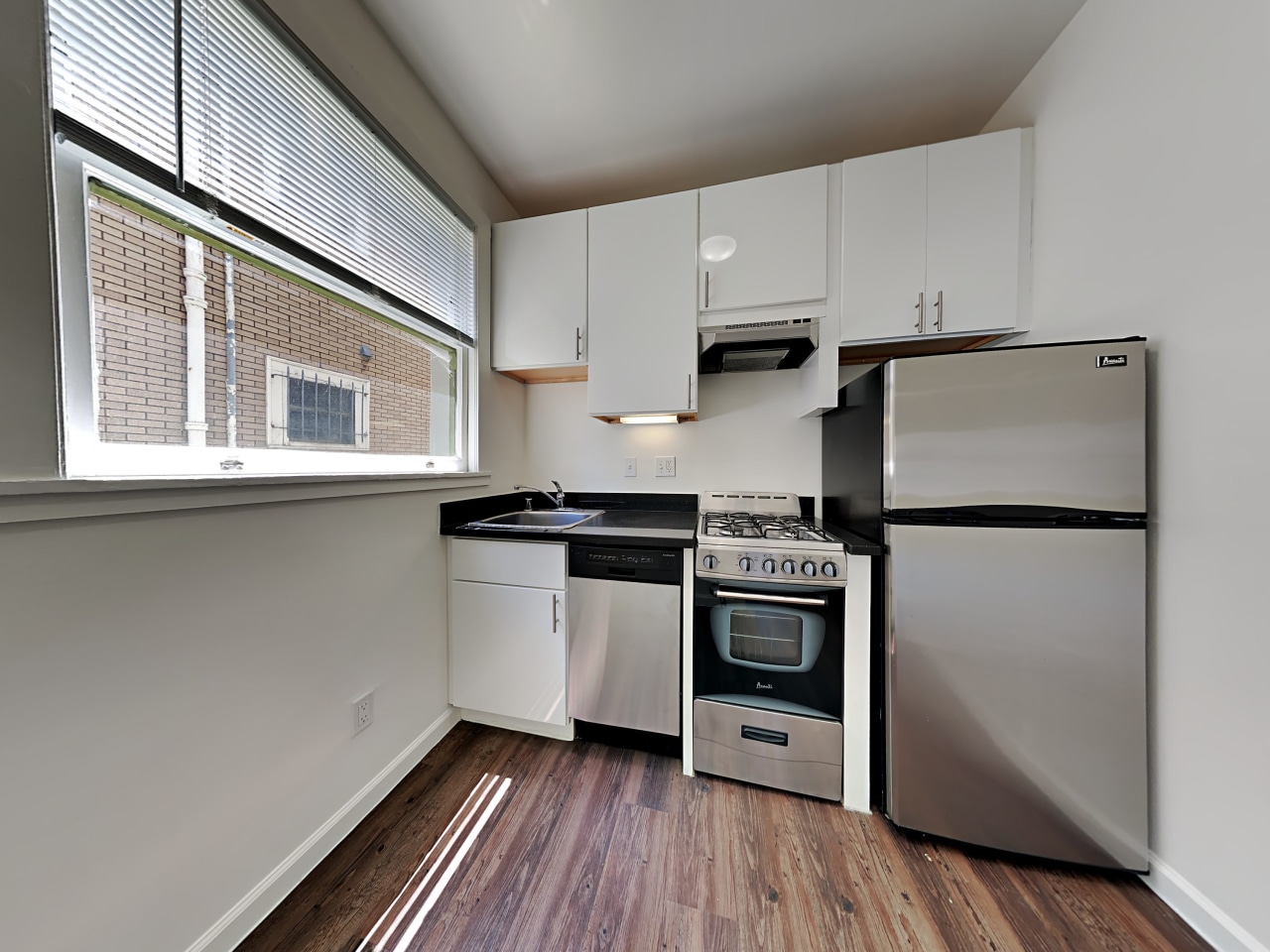 414 E. 15th Street Image 2