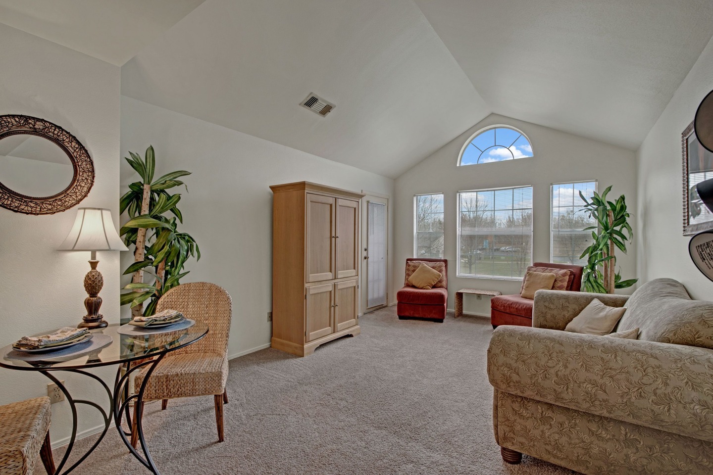 Saint James Place Image 13