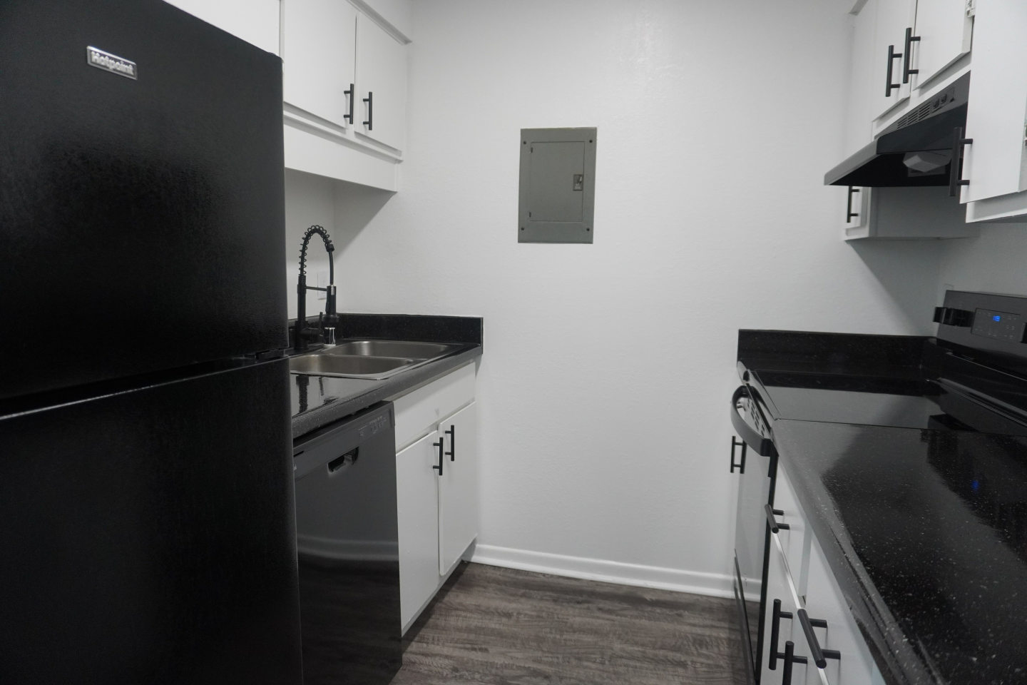 Raintree Apartments Image 9