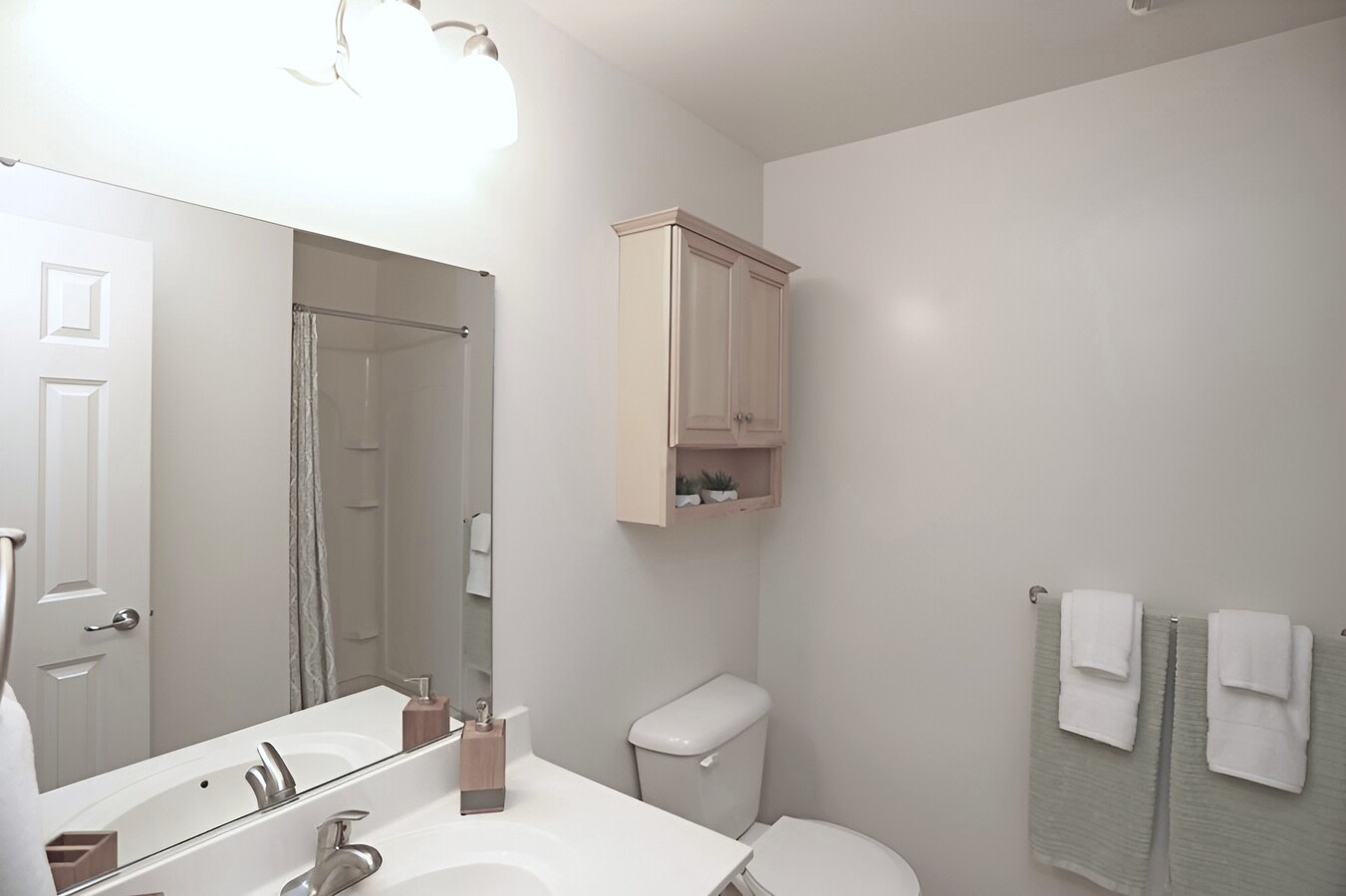Crescent Village Image 6
