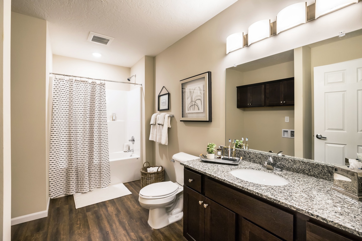 Redwood Grand Blanc Image 11