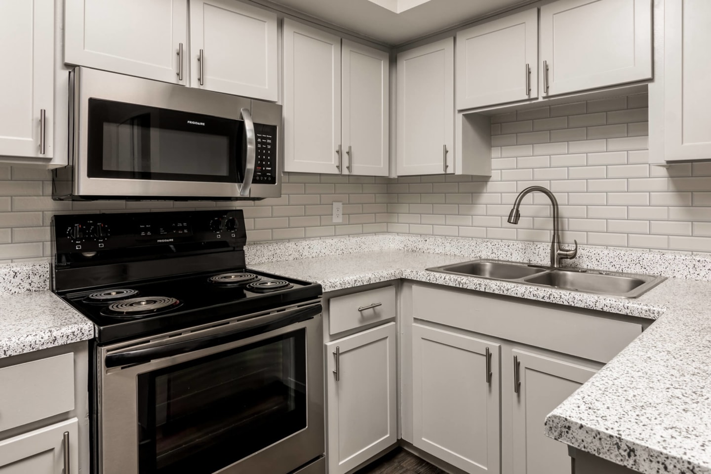 Coral Point Apartments Image 17