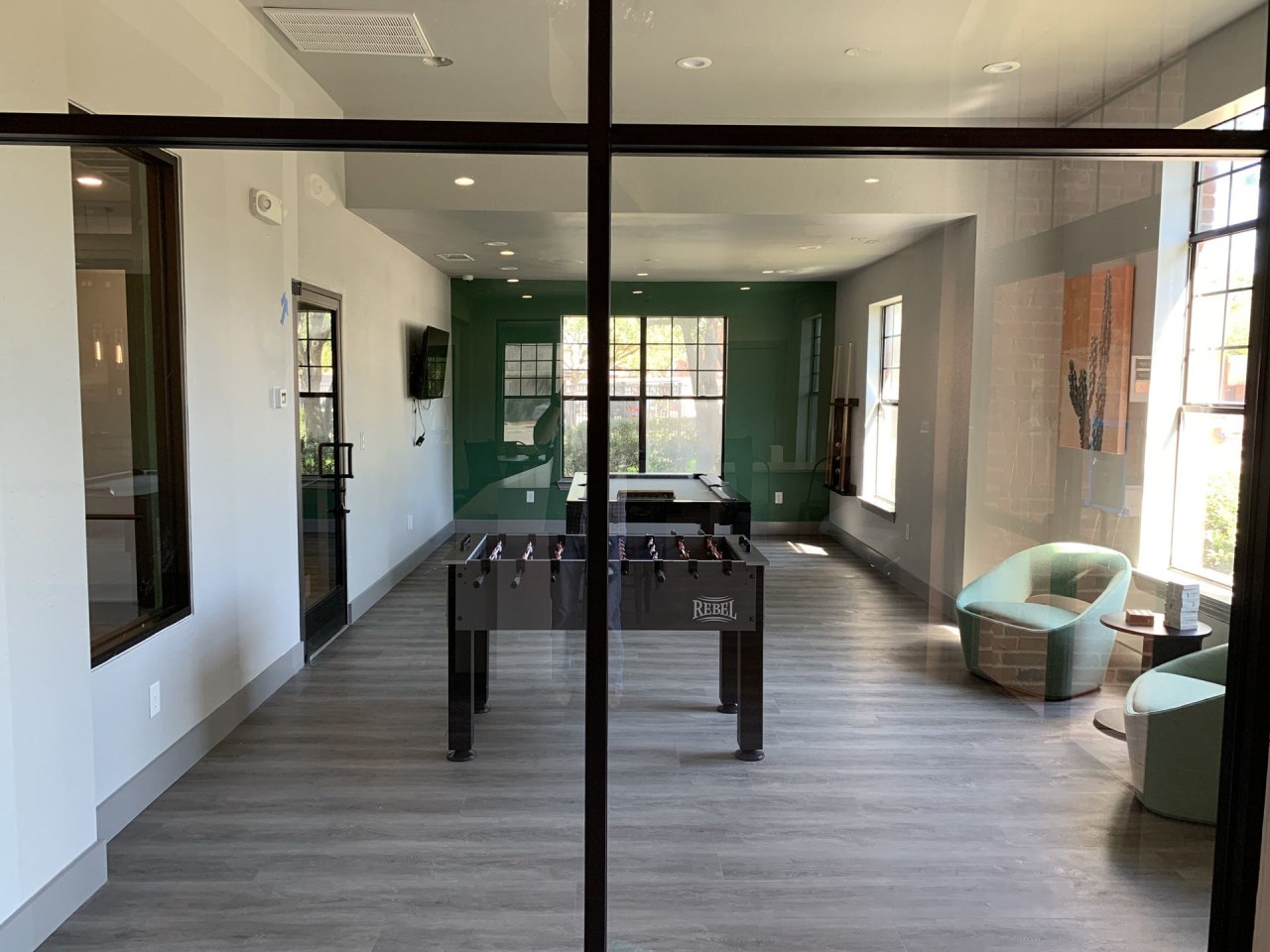 2803 Riverside Image 5