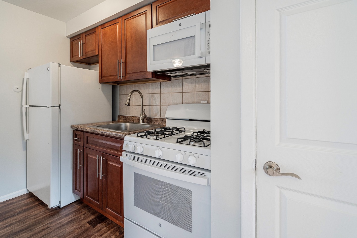114-120 Montgomery Street Apartments Image 13