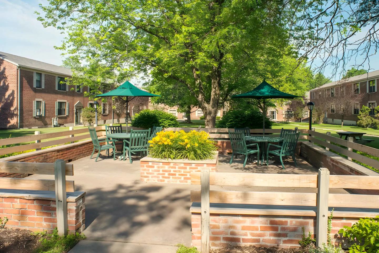 Troy Garden Image 8