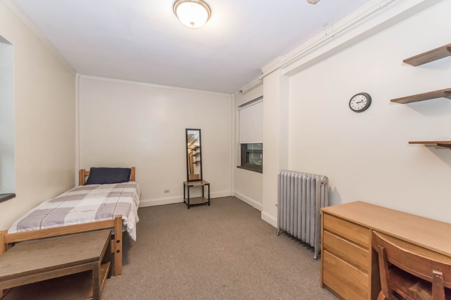 Co Living- 5748 Blackstone Image 9