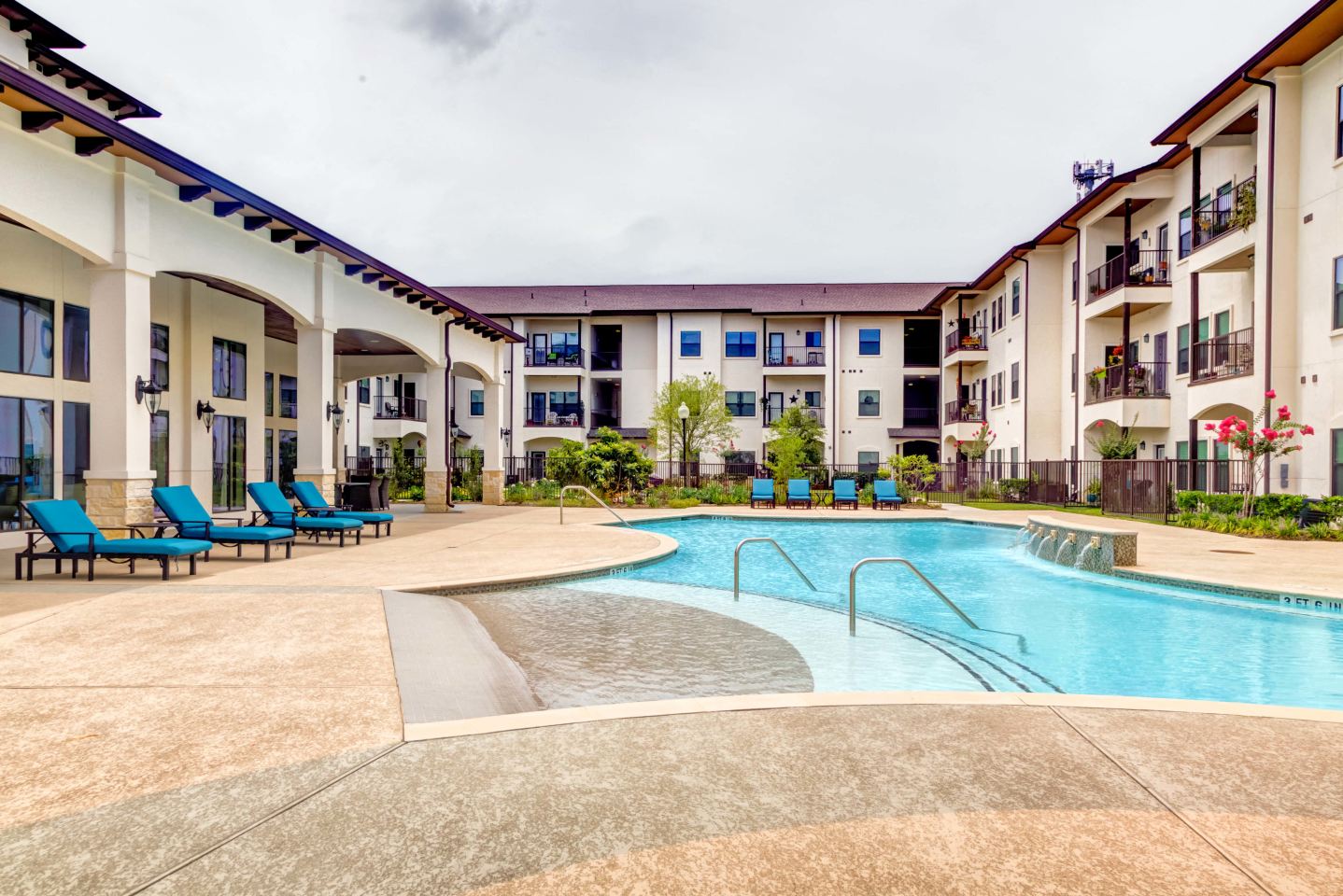 The Laurel at Vintage Park 55+ Active Adult Apartment Homes Image 16