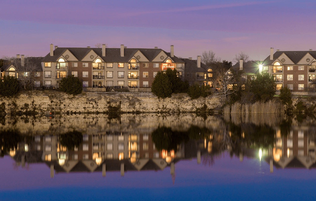 The Estate on Quarry Lake Image 11