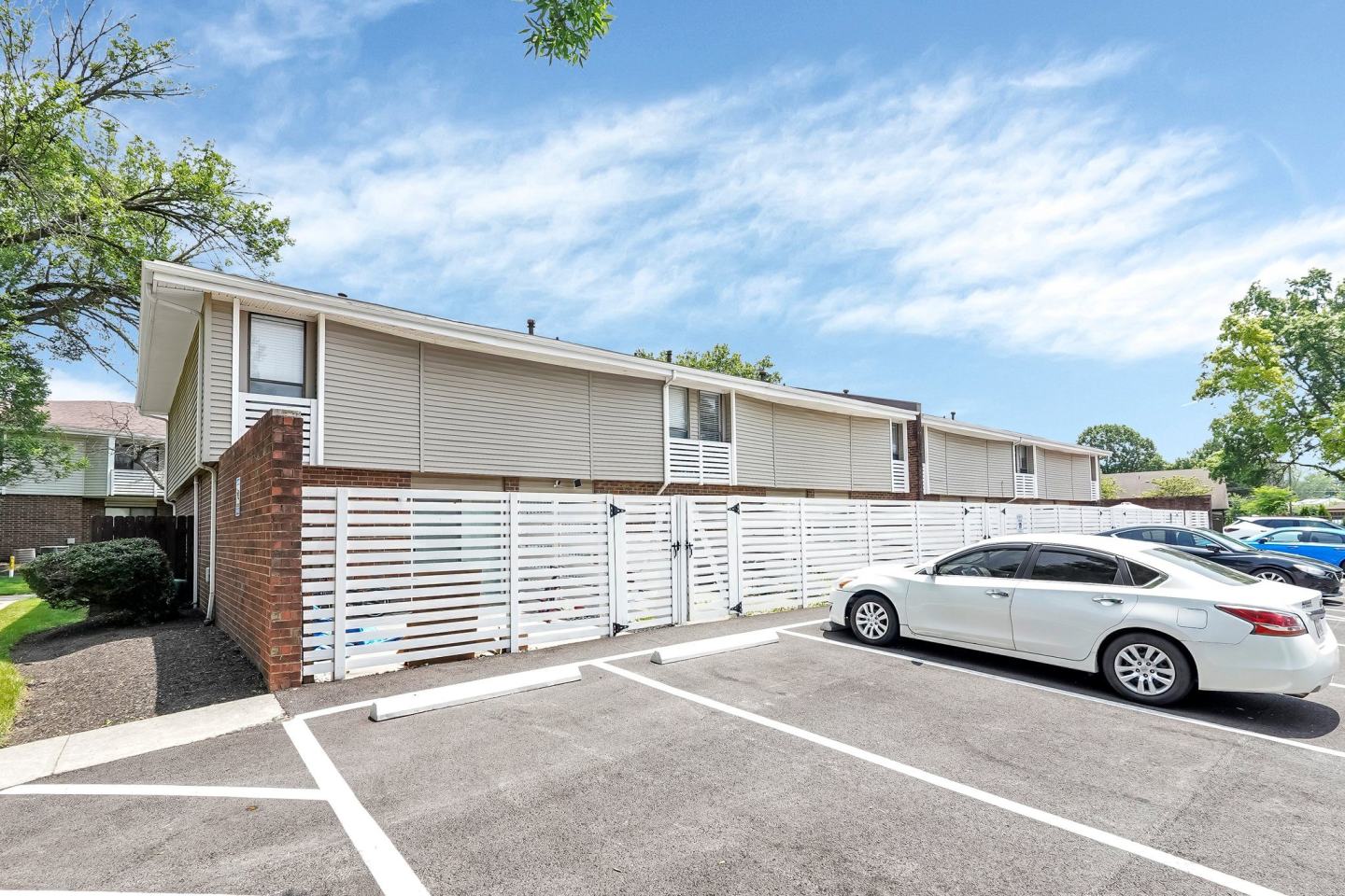 1289 | A Rental Condo Community Image 22