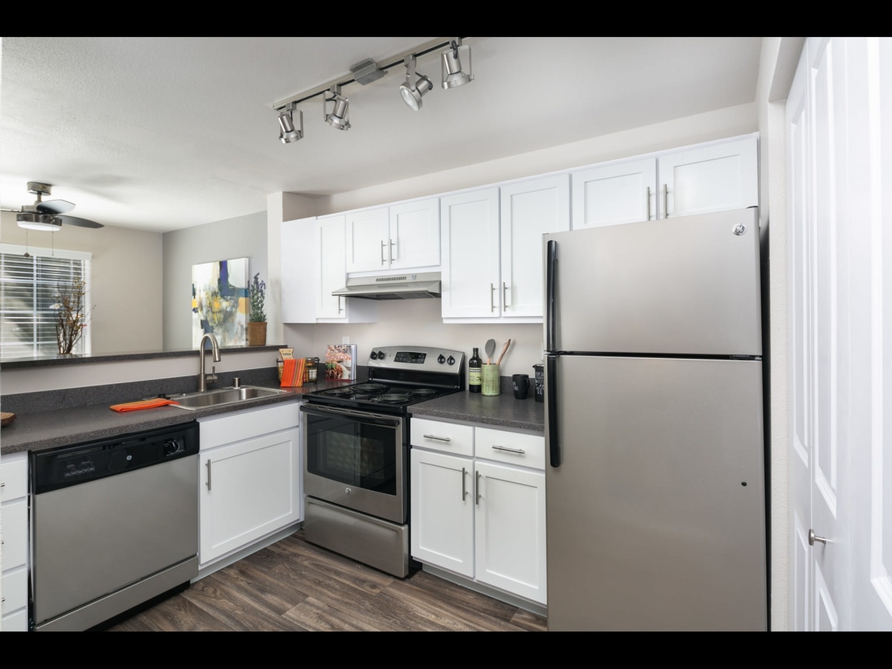 Avana West Hill Image 1