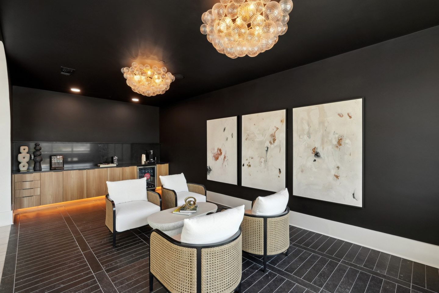 Solay Carnes Crossroads Apartments Image 7