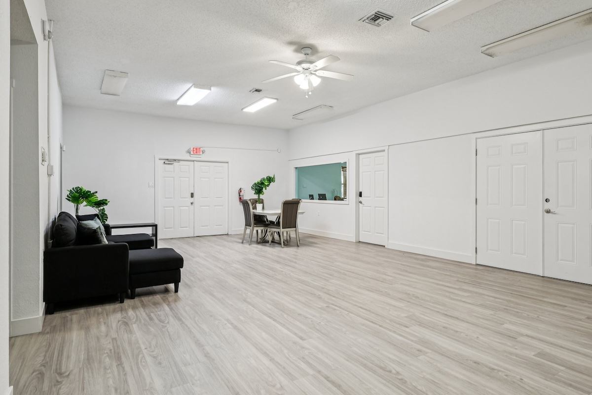 Haven on Canal Image 23