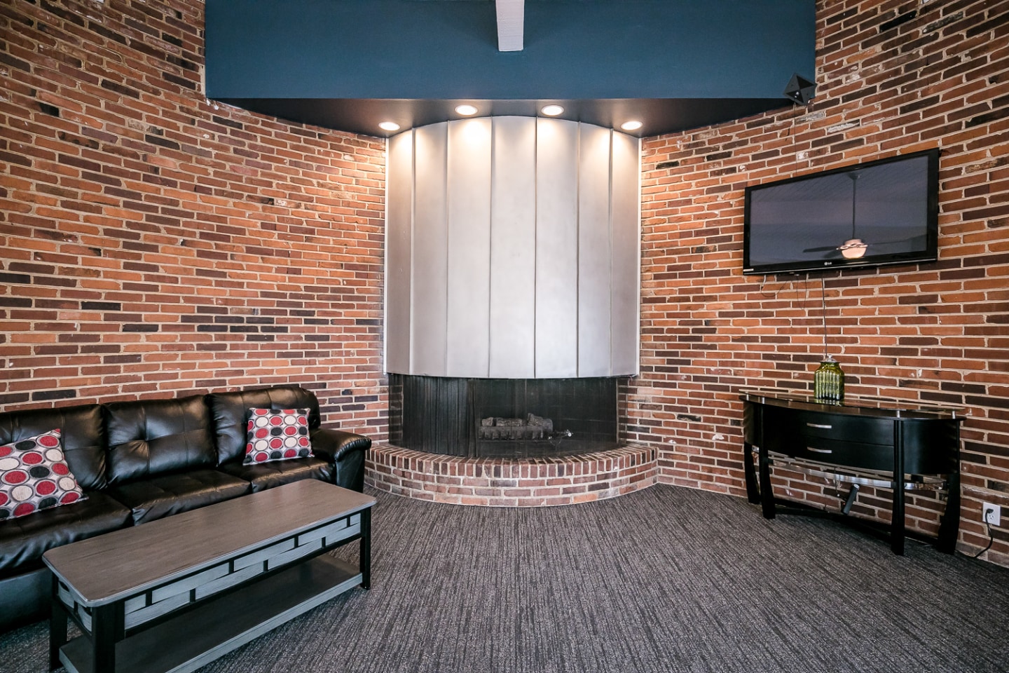 Cypress Village Apartments Image 12