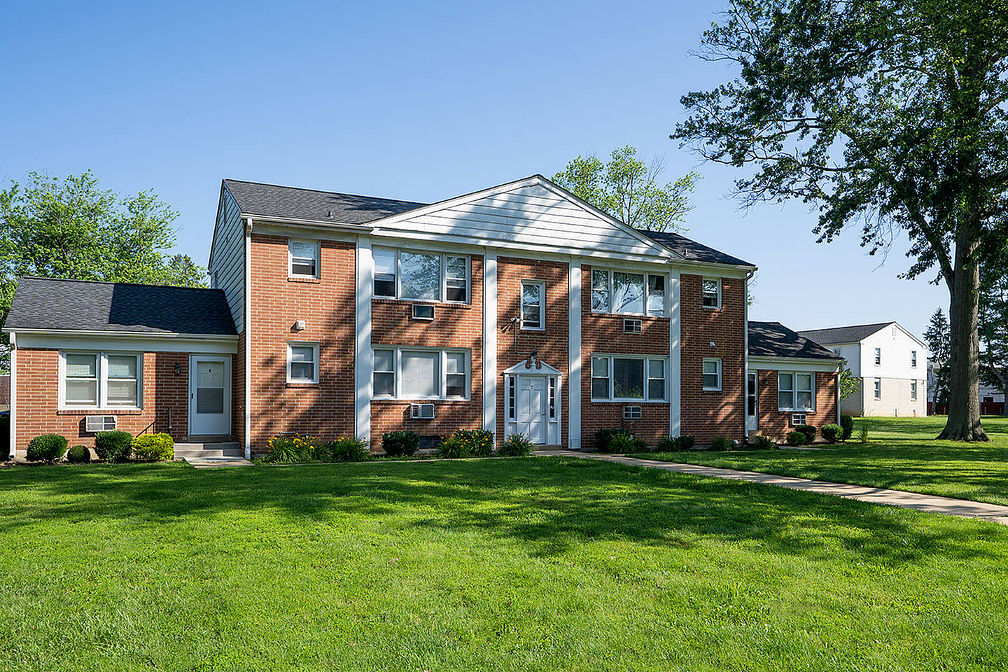 Larkwood Place Apartments Image 21
