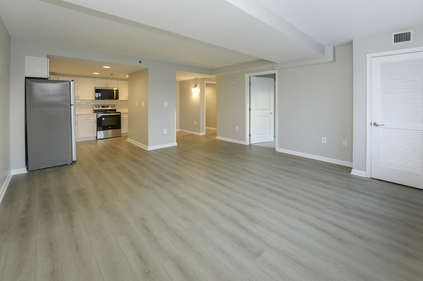 Cherry Hill Towers Image 8