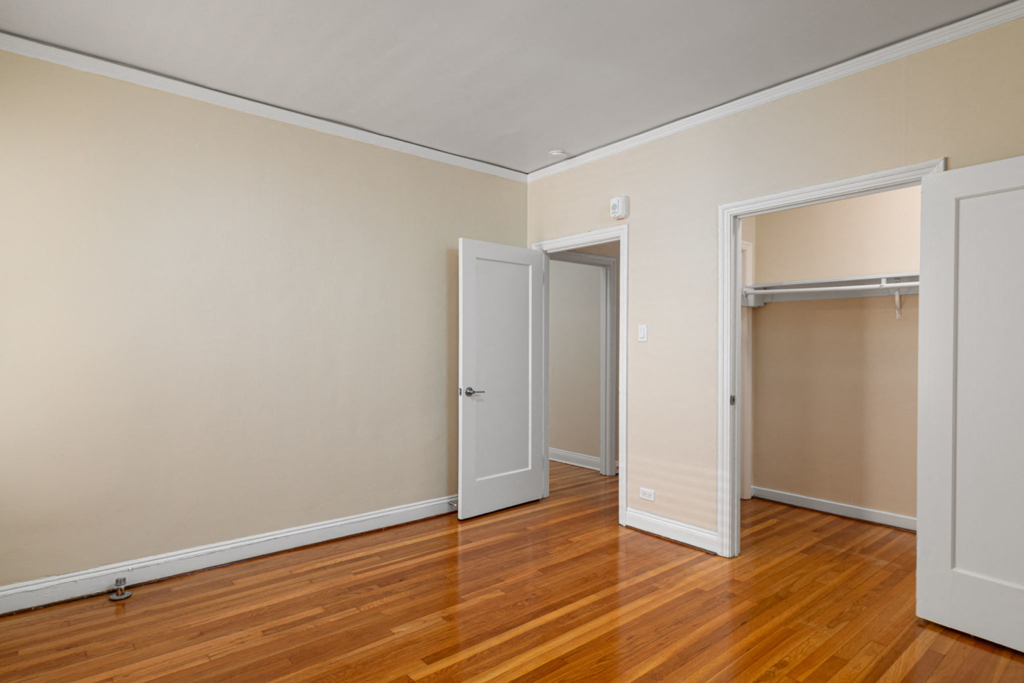 2355 Leavenworth Image 14