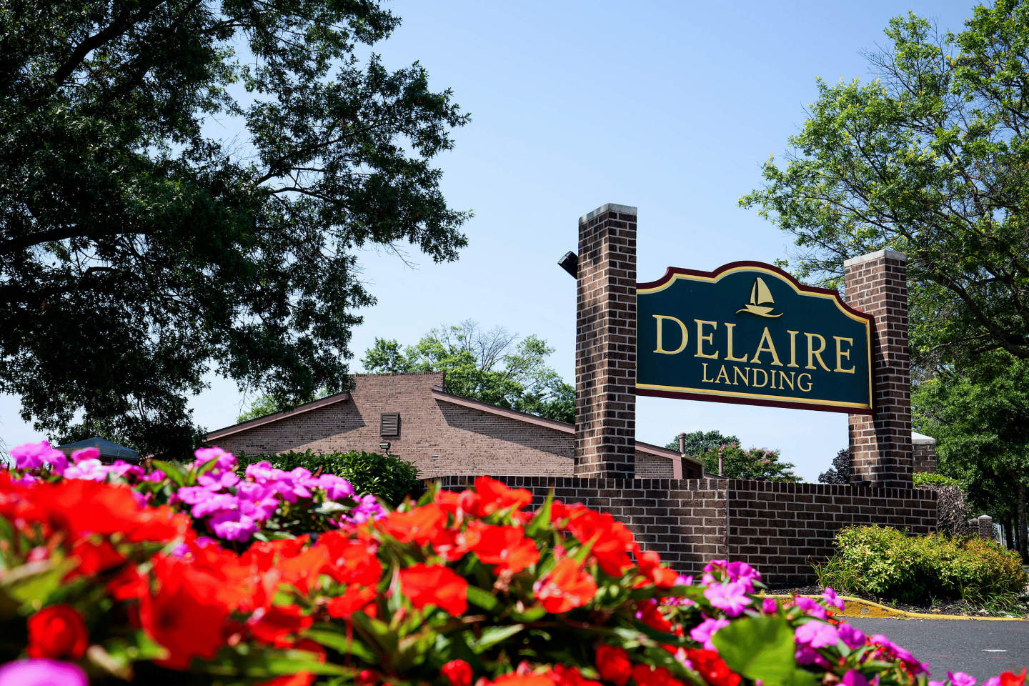 Delaire Landing Image 18