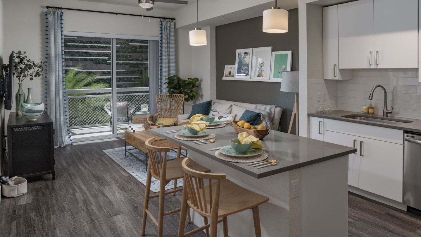 Blu27 at Edgewater Image 7