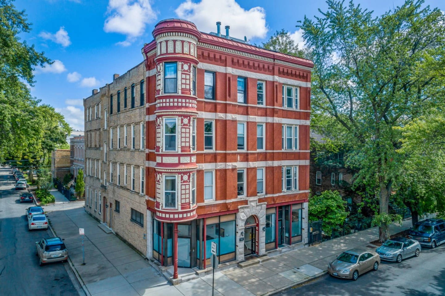 2047 North Hoyne Ave. Image 1