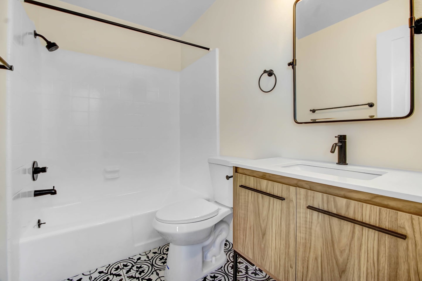 5403 West 8th Street Apartments Image 6