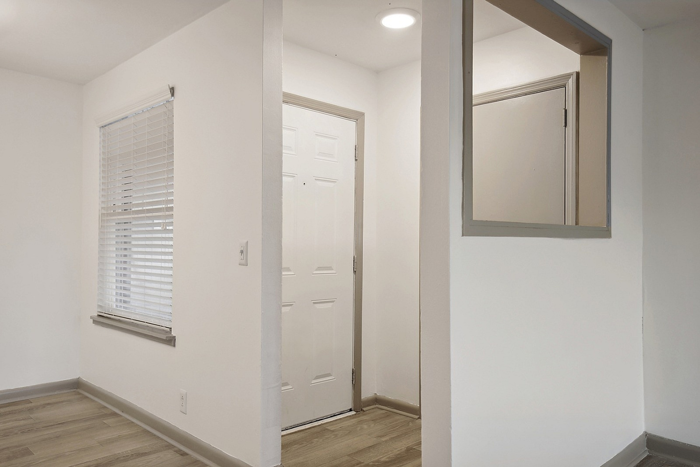 Iroquois Apartments Image 46