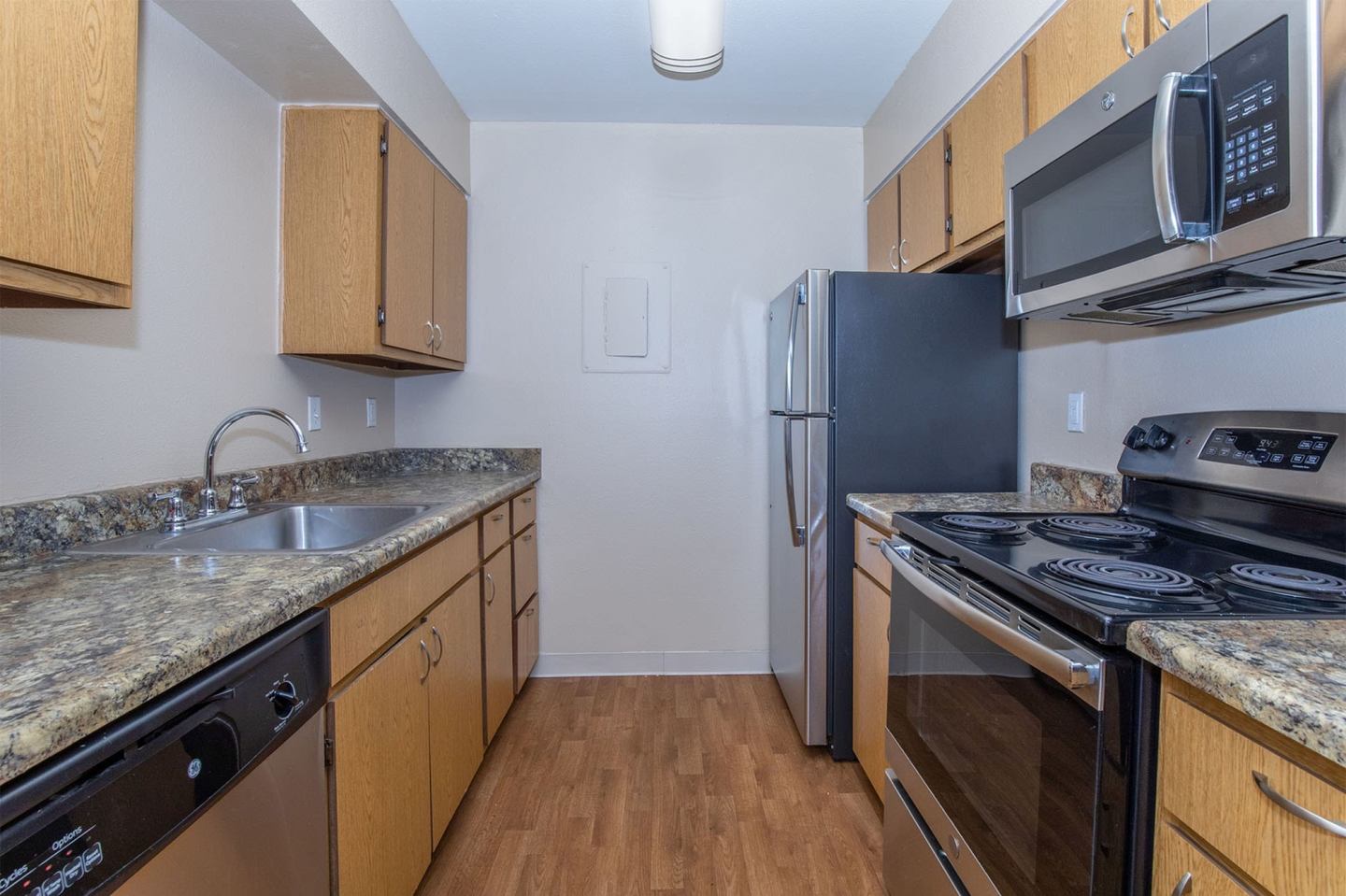 Knollwood Apartments Image 3