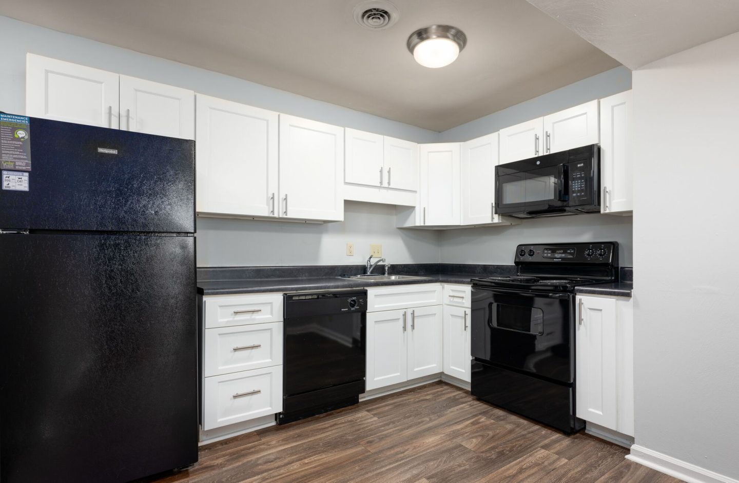 Cedar Point Apartments Image 11