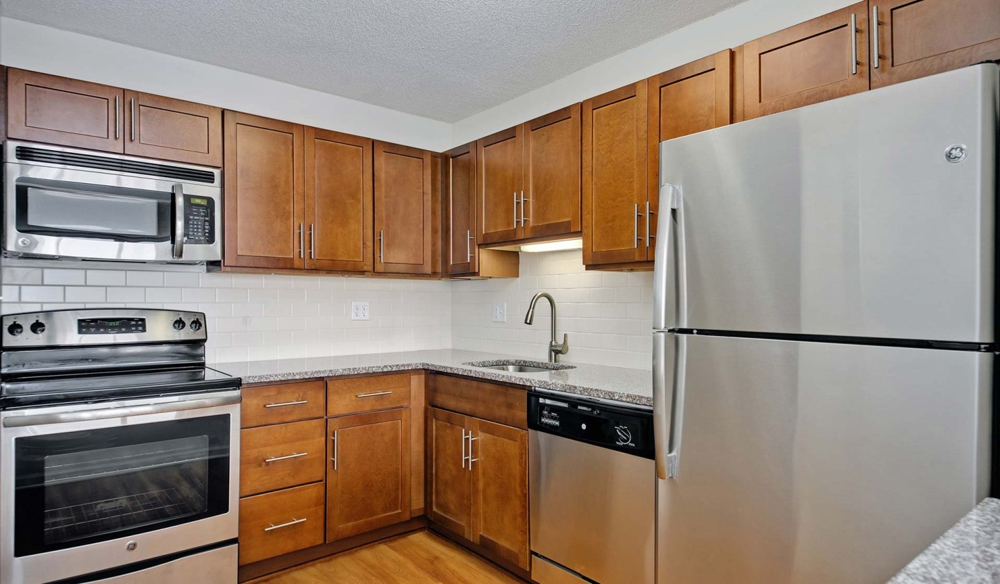 Hyde Park Tower Apartments Image 2