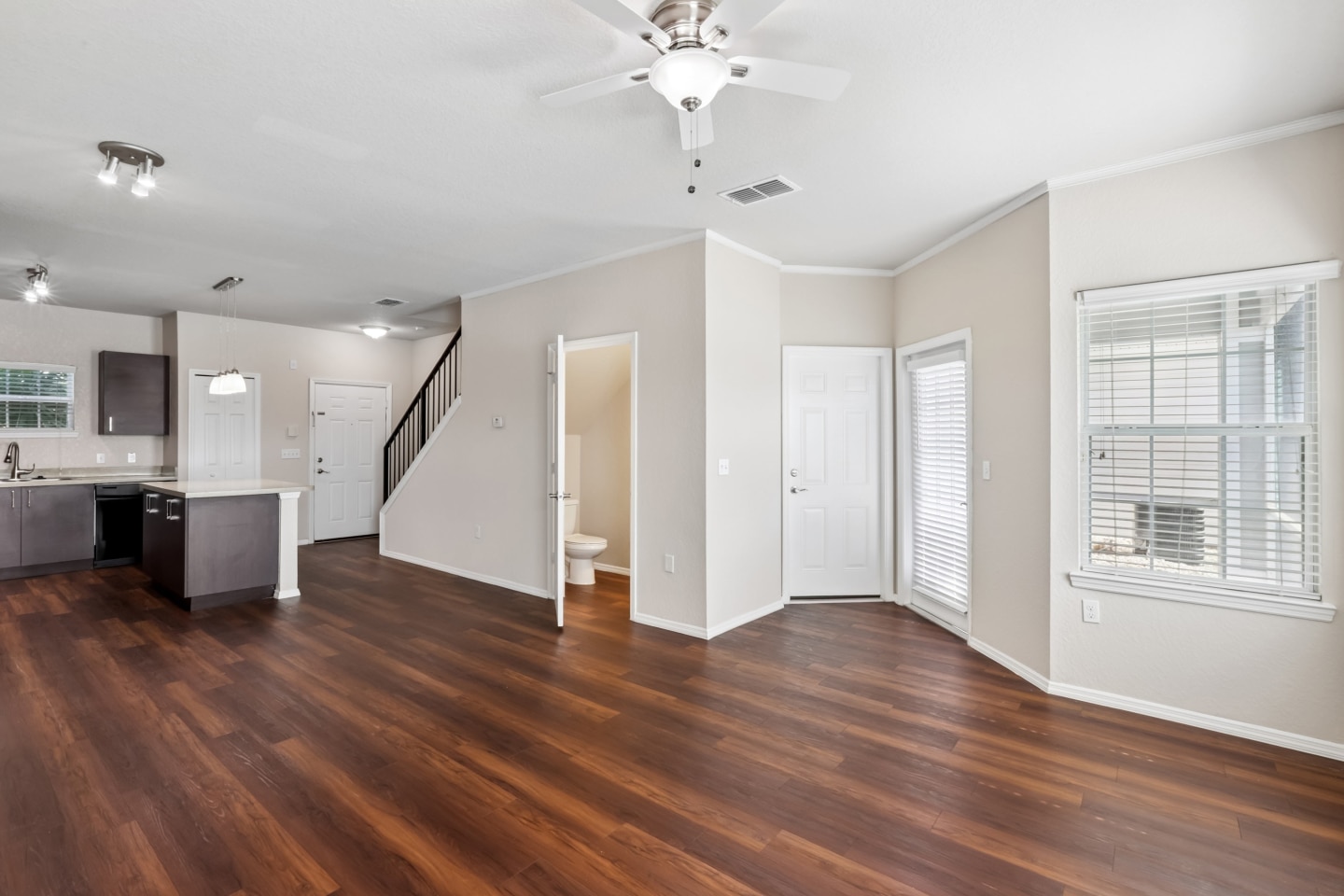 Century Lakehouse Image 37