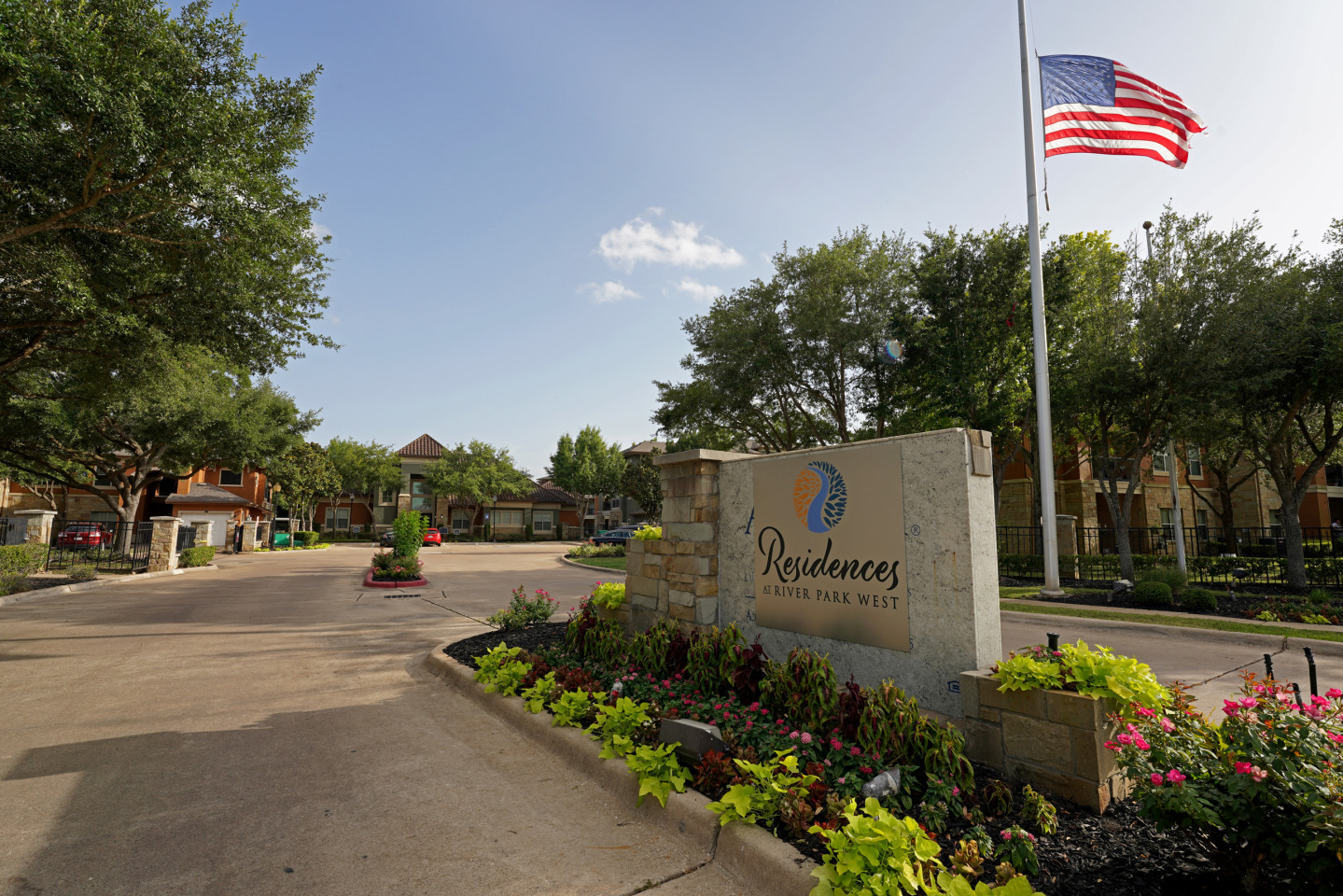 Residences at  Riverpark West Image 9