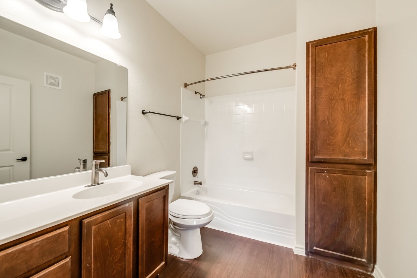 Majors Place Image 49