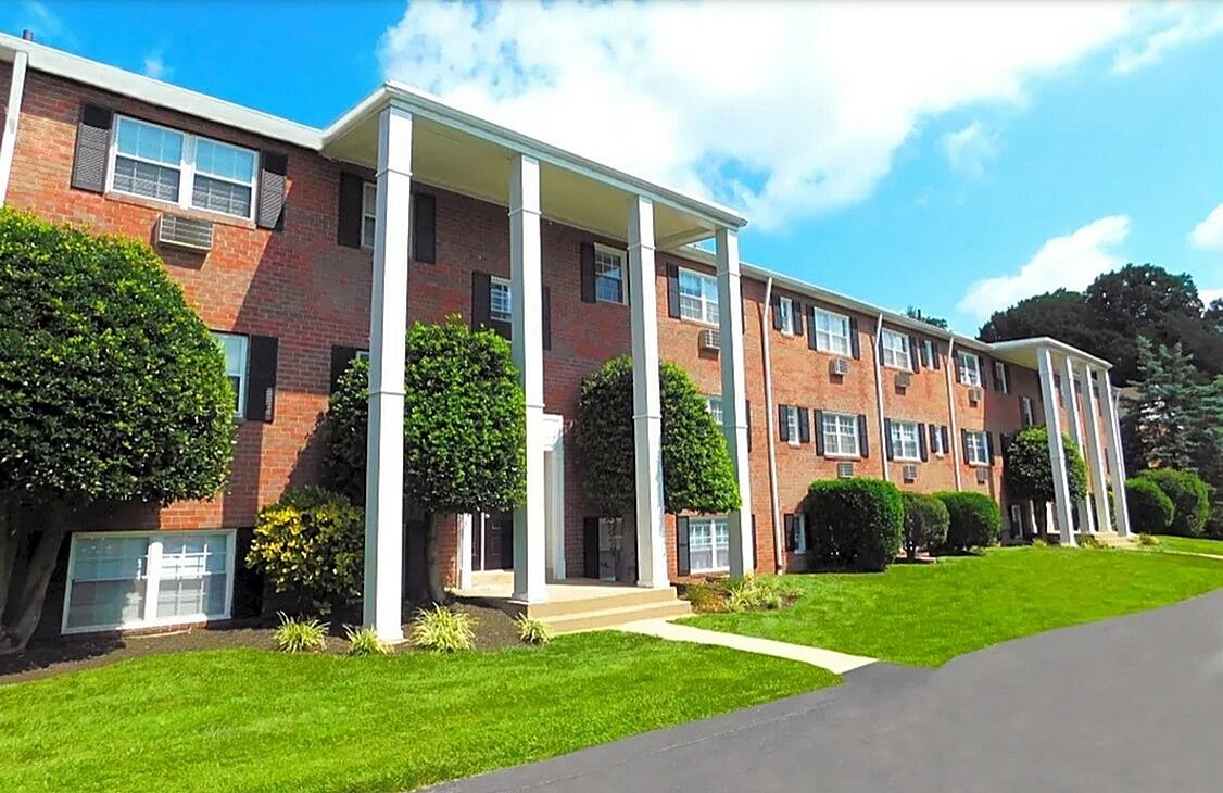 Goshen Manor Image 13