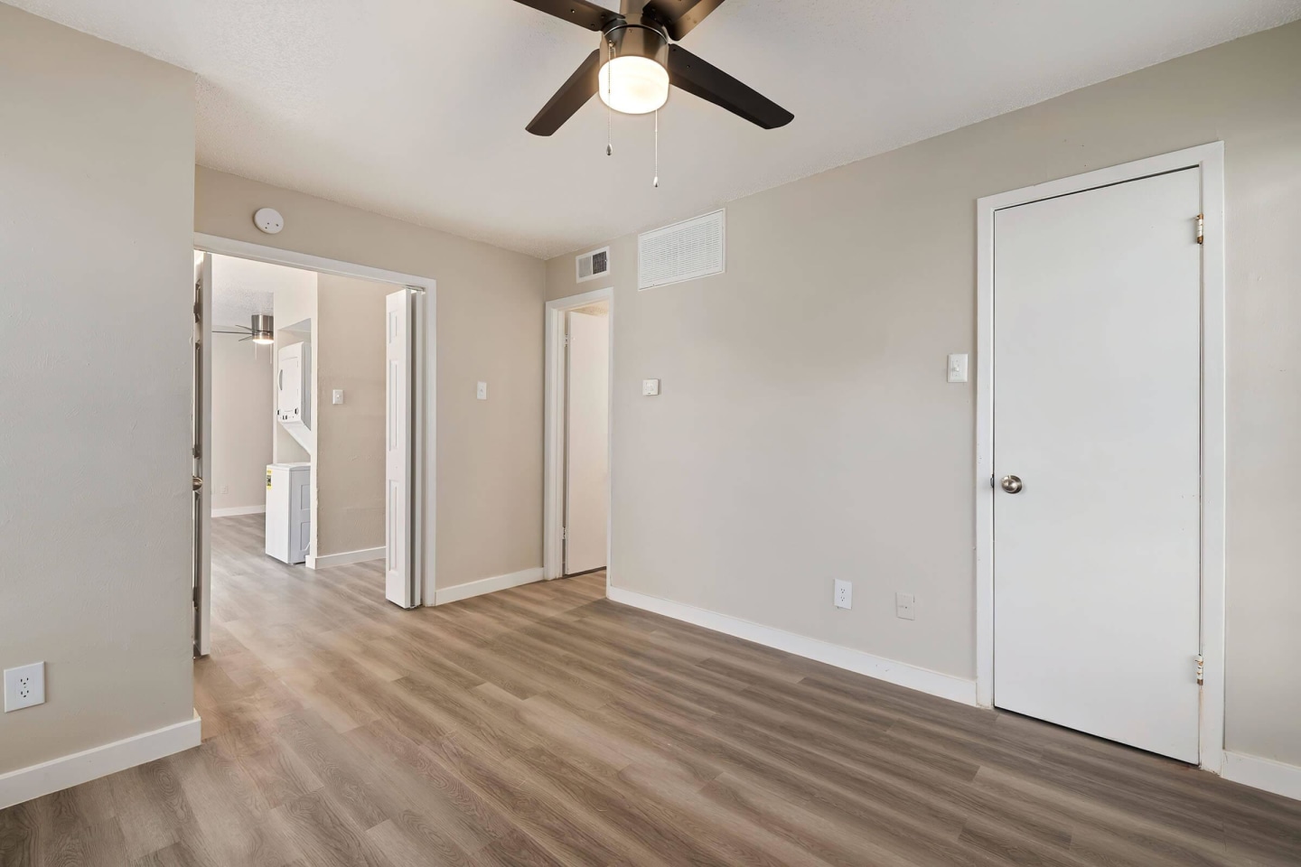 Tides on Larga Apartments Image 7