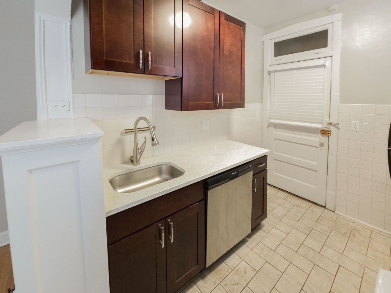 4501-09 N Greenview Image 9