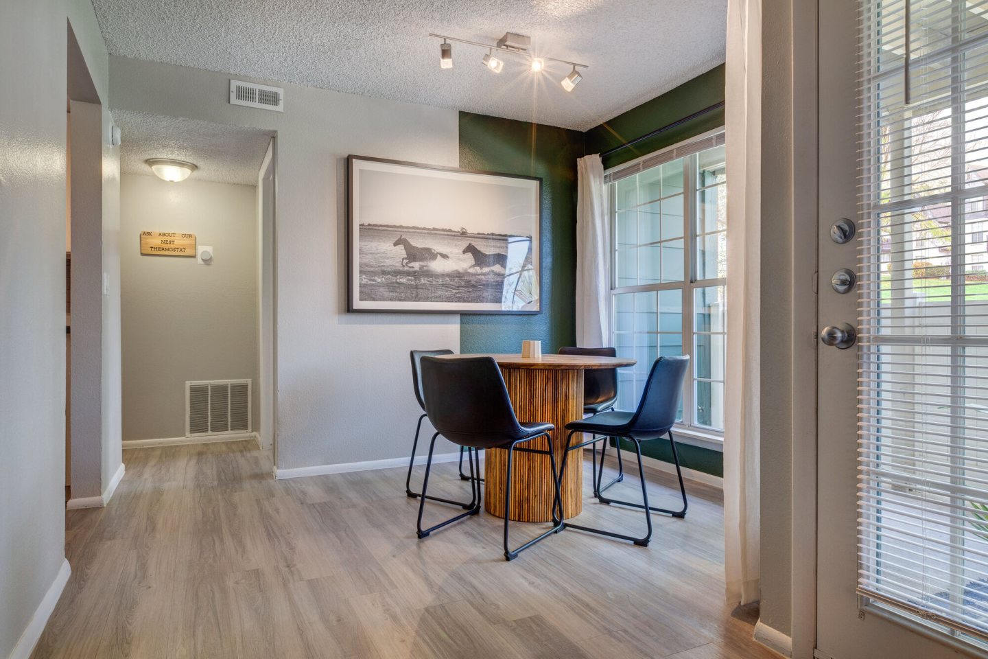 Riverbend Apartments Image 4