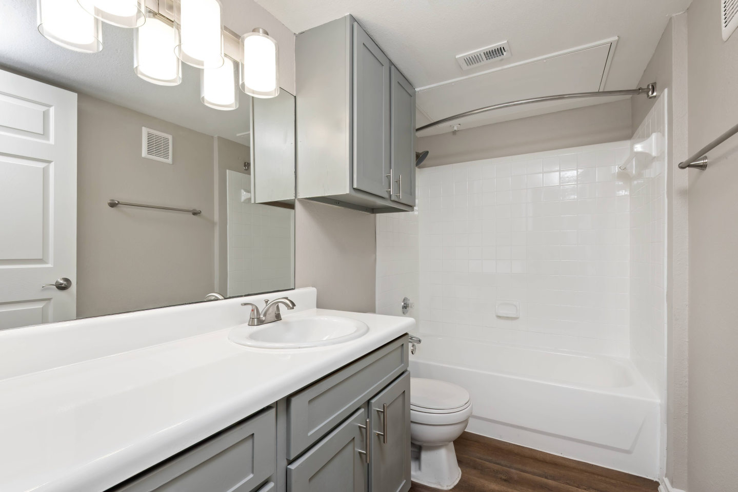 Oak Forest Image 23