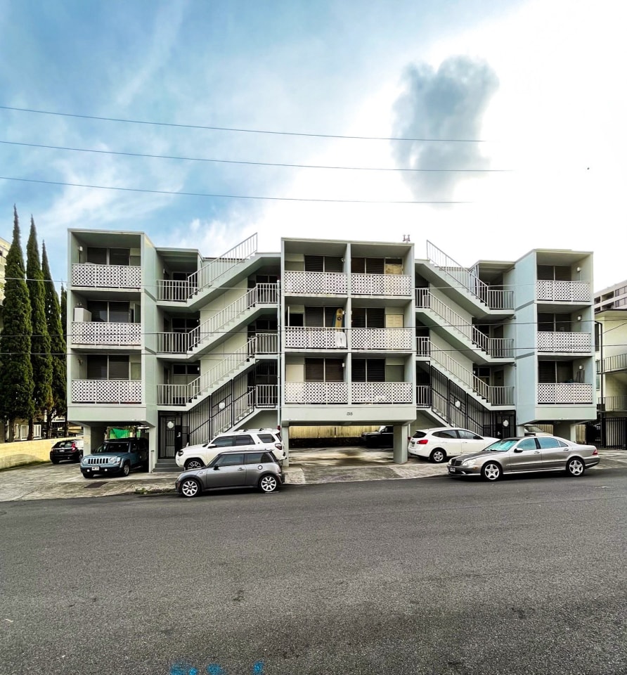 1315 Heulu Apartments Image 10