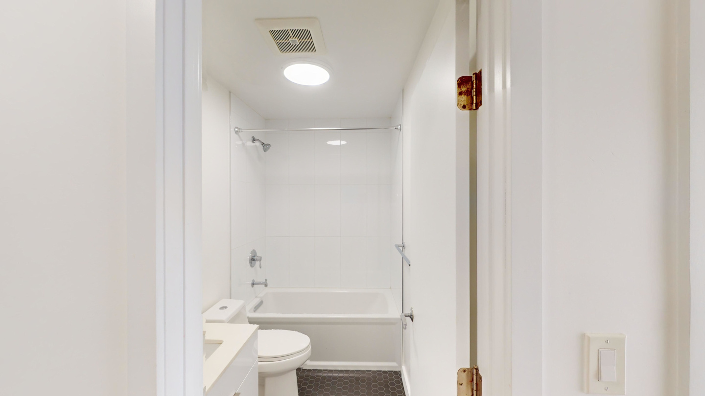 1085 South Van Ness Image 4
