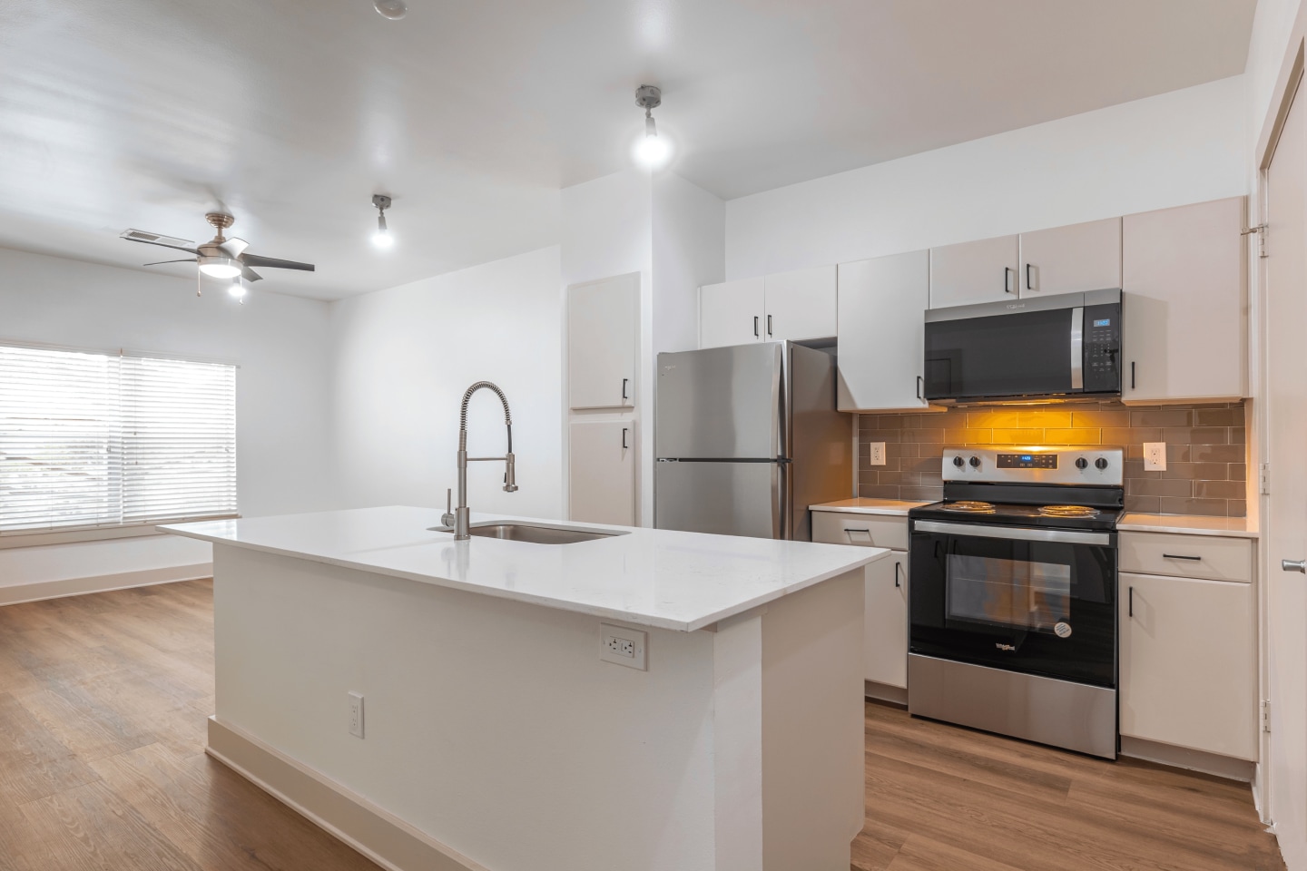 5225 Maple Avenue Image 4