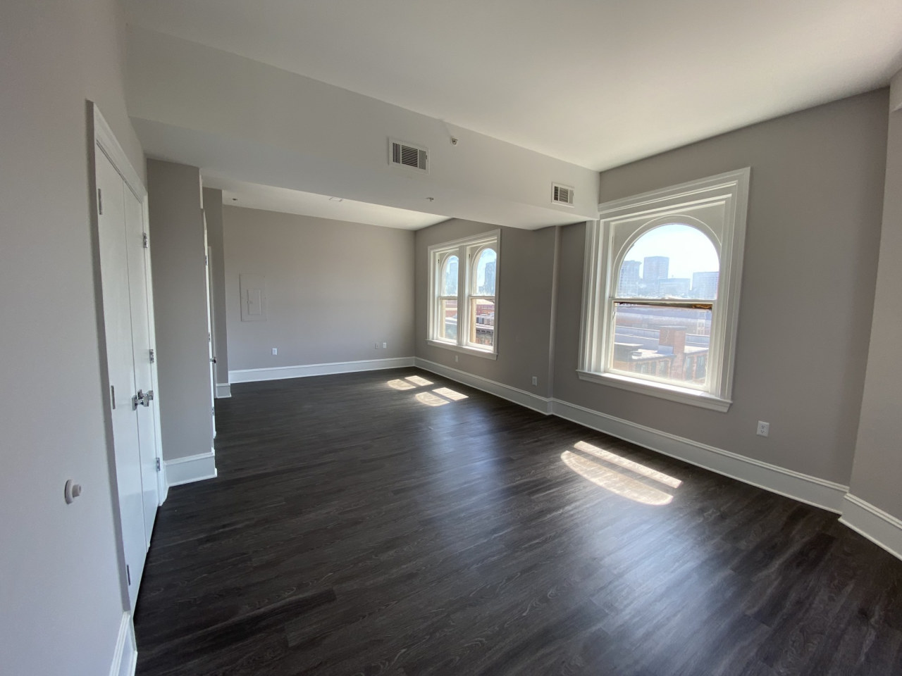 306 W Franklin Image 3