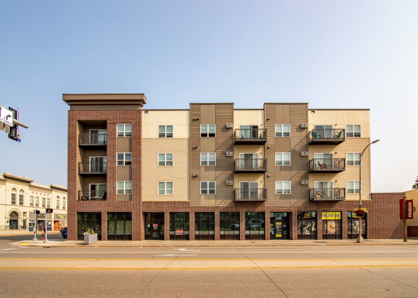 Collins Place Apartments Image 5