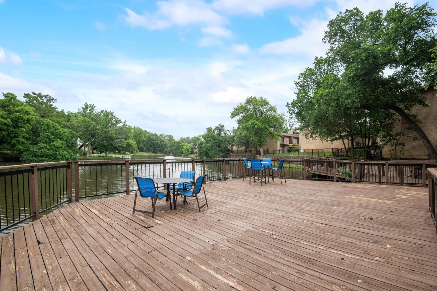 Lakefront Villas Image 16