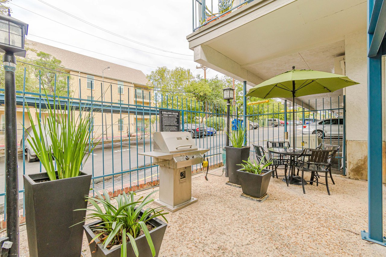 French Place Image 23