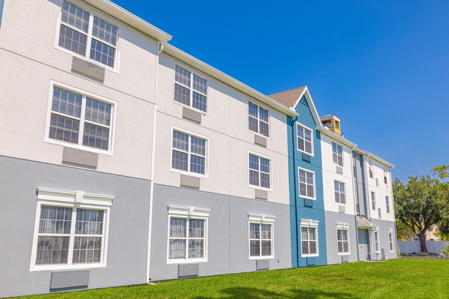 Pelican Lake Apartment Homes Image 7