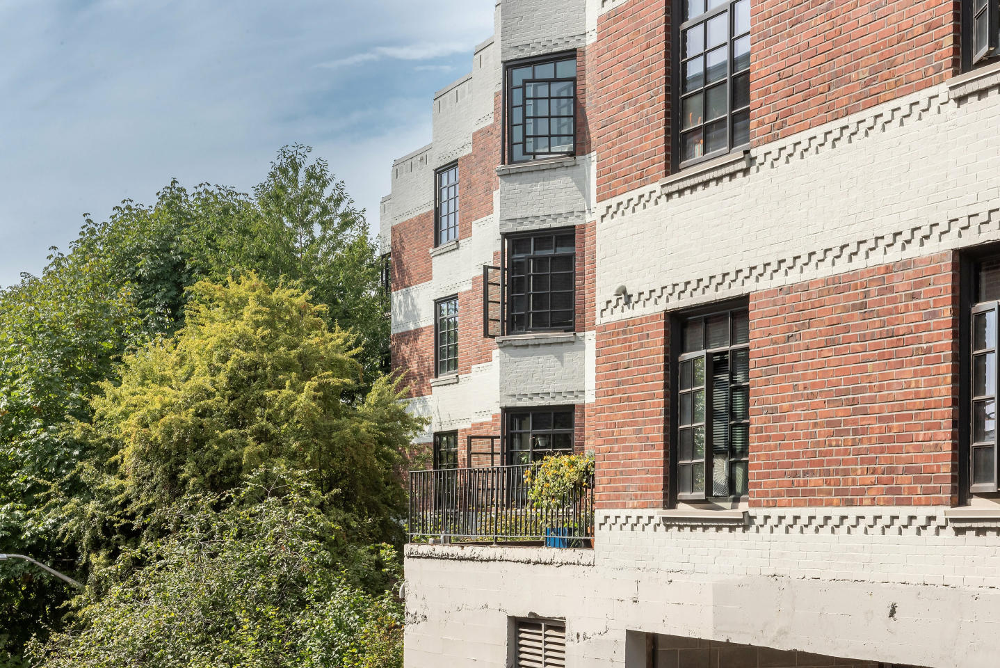 Belroy Apartments Image 1