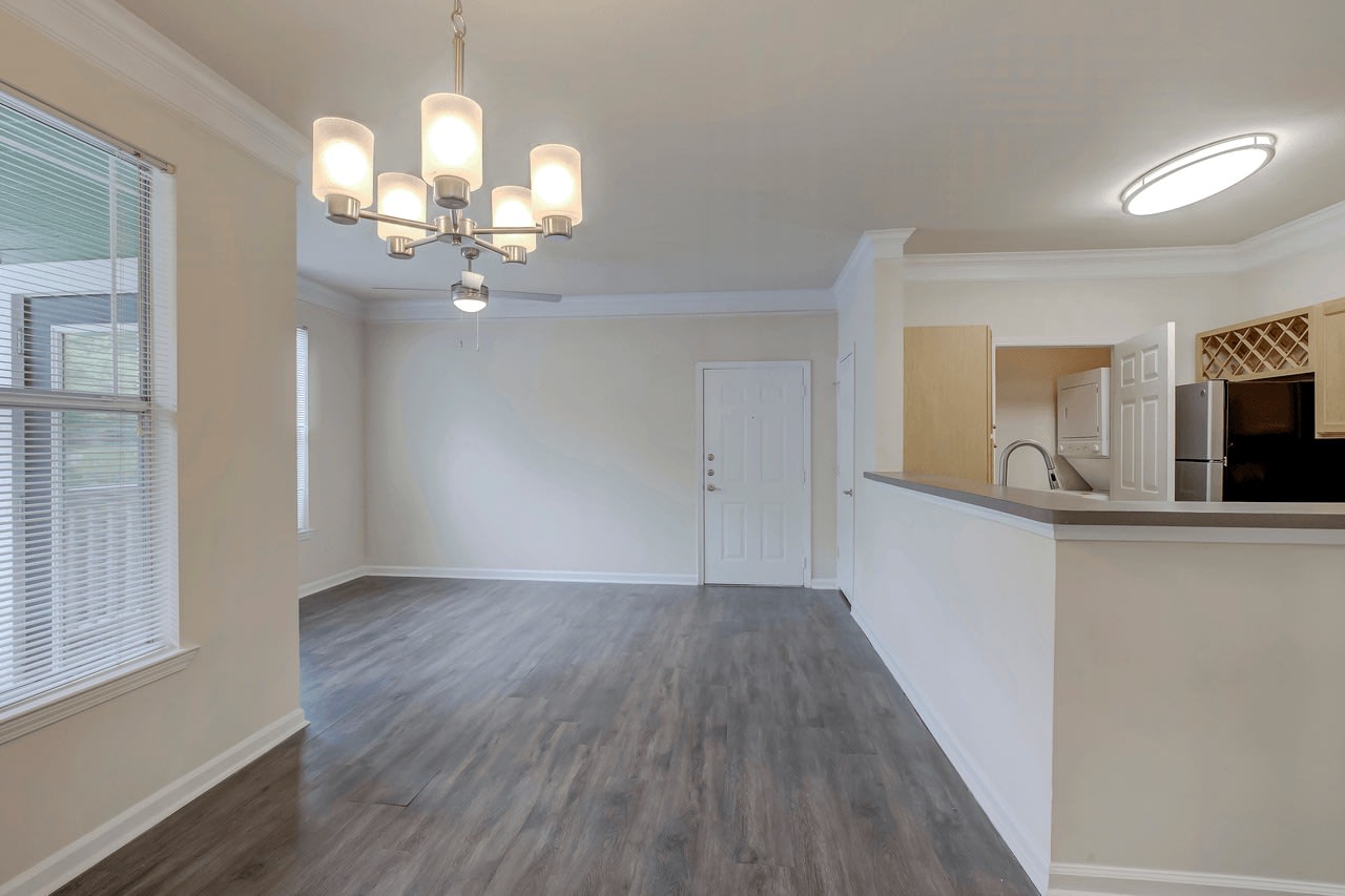 Lakeside at Town Center Apartments Image 4