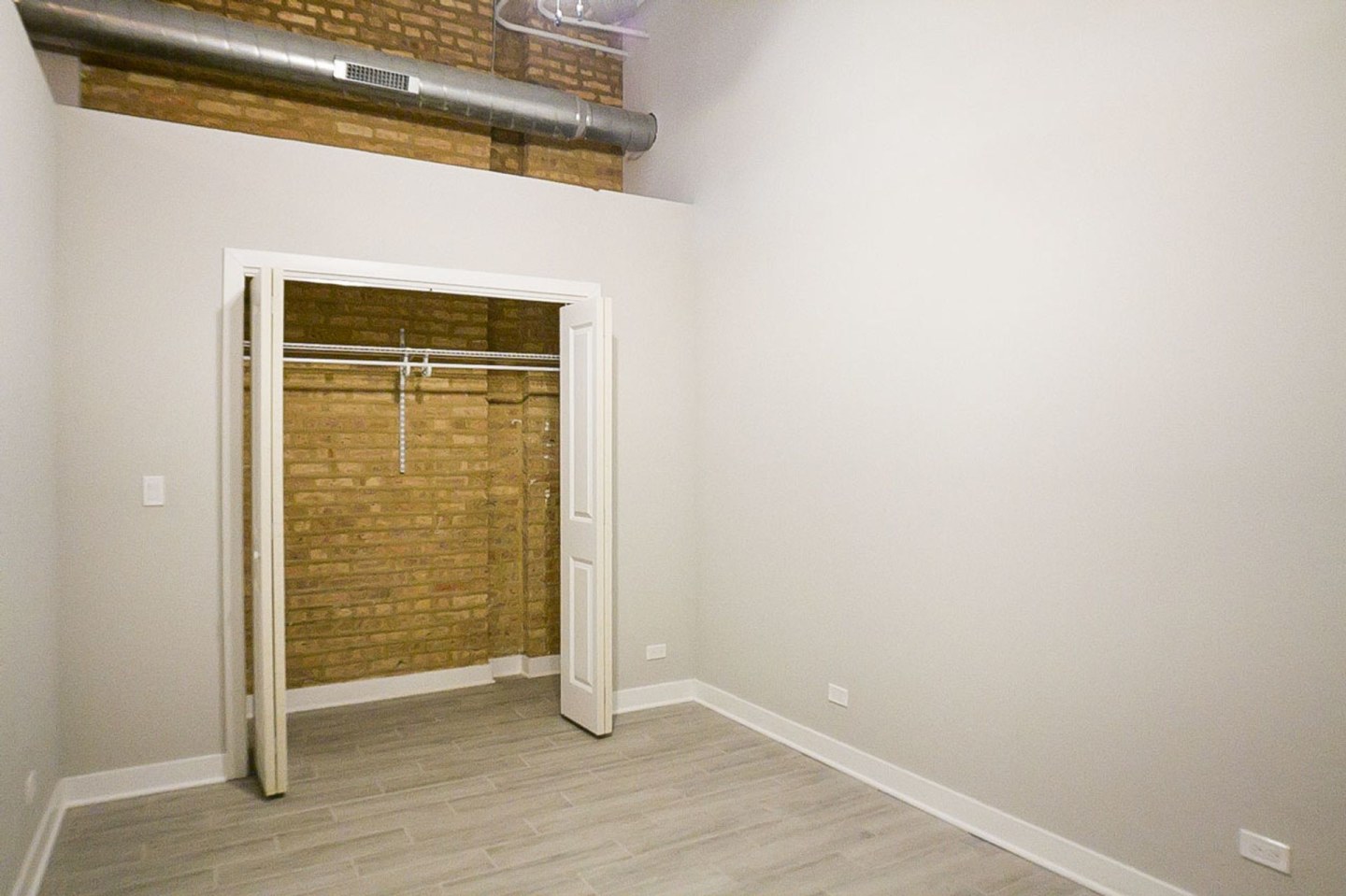 4433 West Fullerton Avenue Image 18
