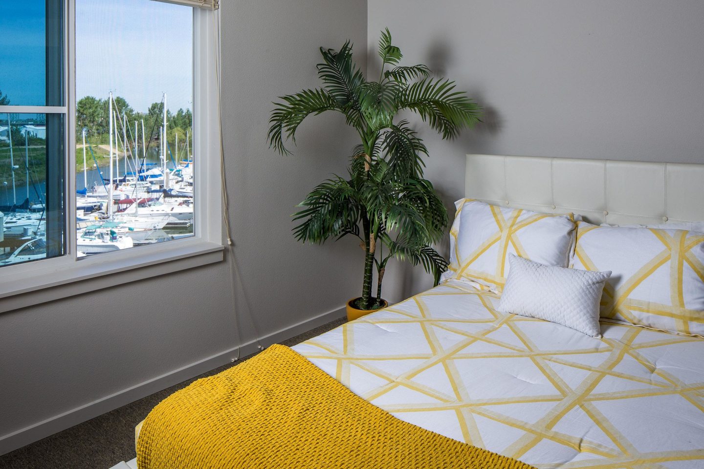Yacht Harbor Club Image 30