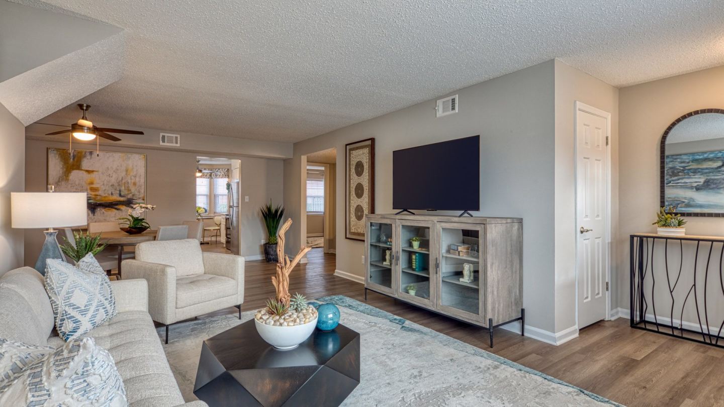 Holly Point Apartments Image 39